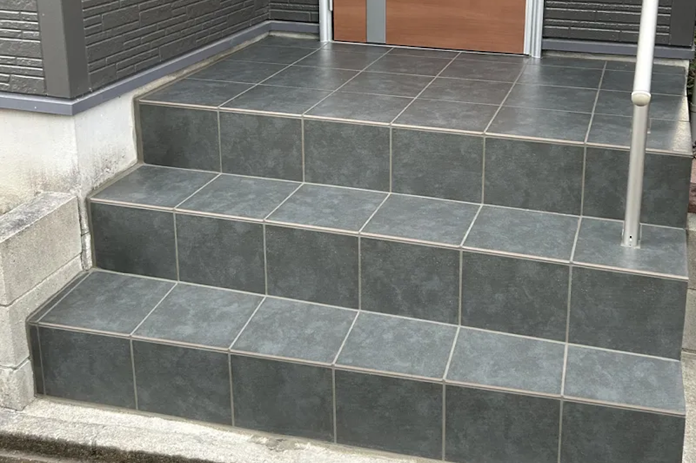 玄関・ポーチ・アプローチへのタイル張り